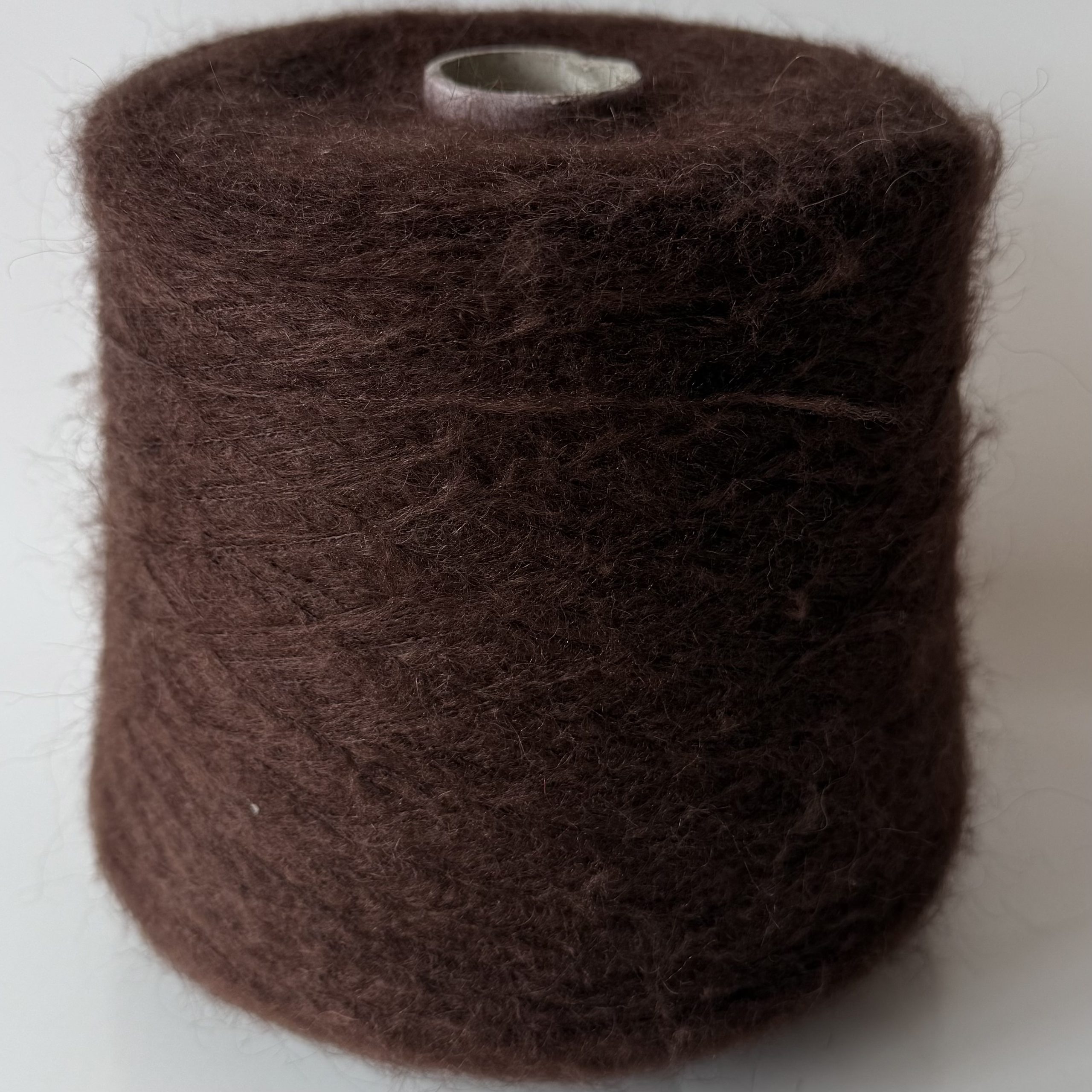 Moheros mezgimo siūlai su poliamidu ir akrilanu