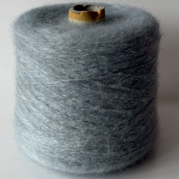 Moheros mezgimo siūlai su poliamidu ir akrilanu