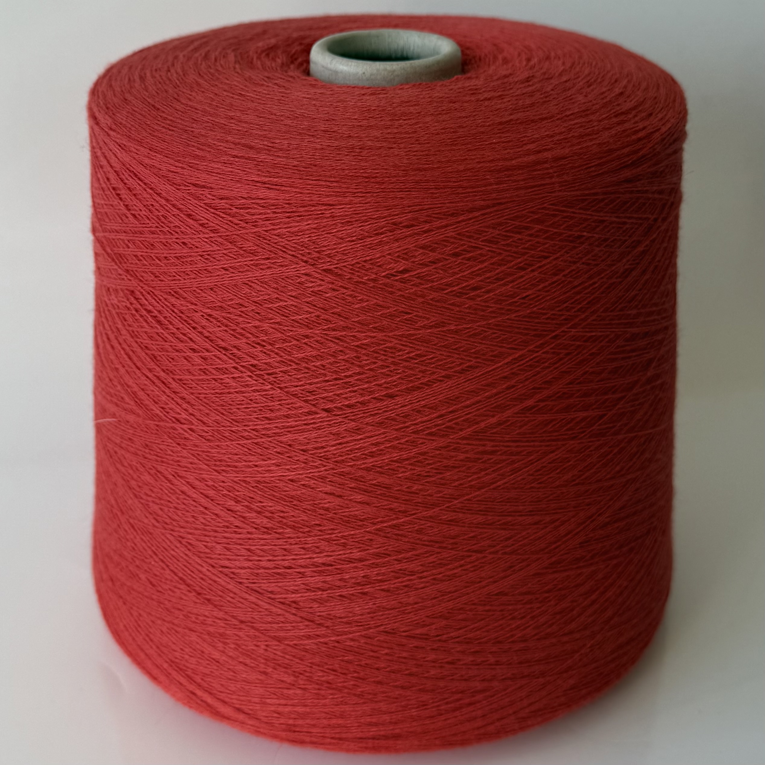 Medvilnės mezgimo siūlai su vilna