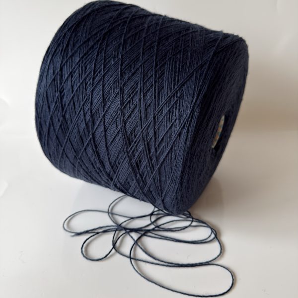 Soft merino vilnos (100%) mezgimo siūlai