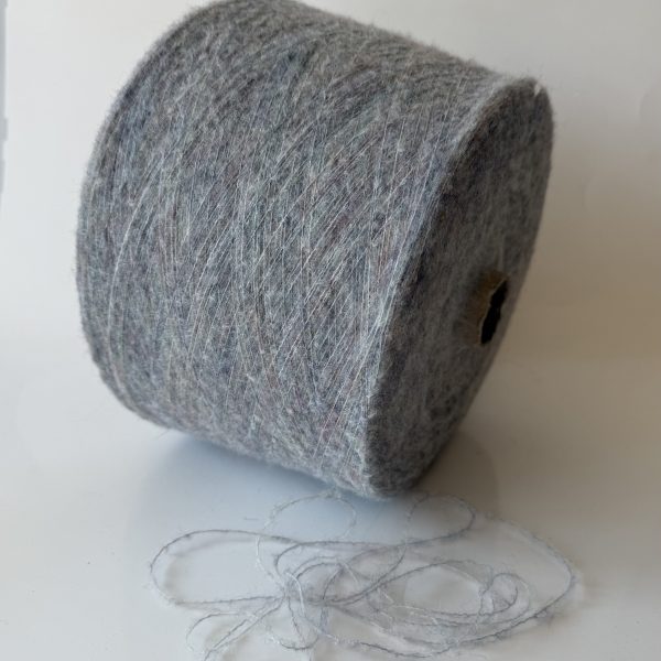 Alpakos vilnos mezgimo siūlai su viskoze, poliamidu, akrilanu