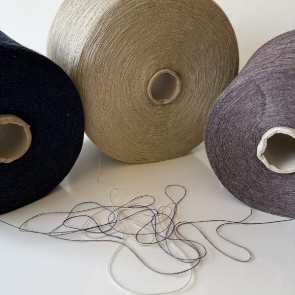 Medvilnės mezgimo siūlai su viskoze